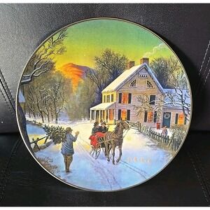 Avon‎ "Home for the Holidays" 1988 Christmas Plate Porcelain 22K Gold Trim 8"